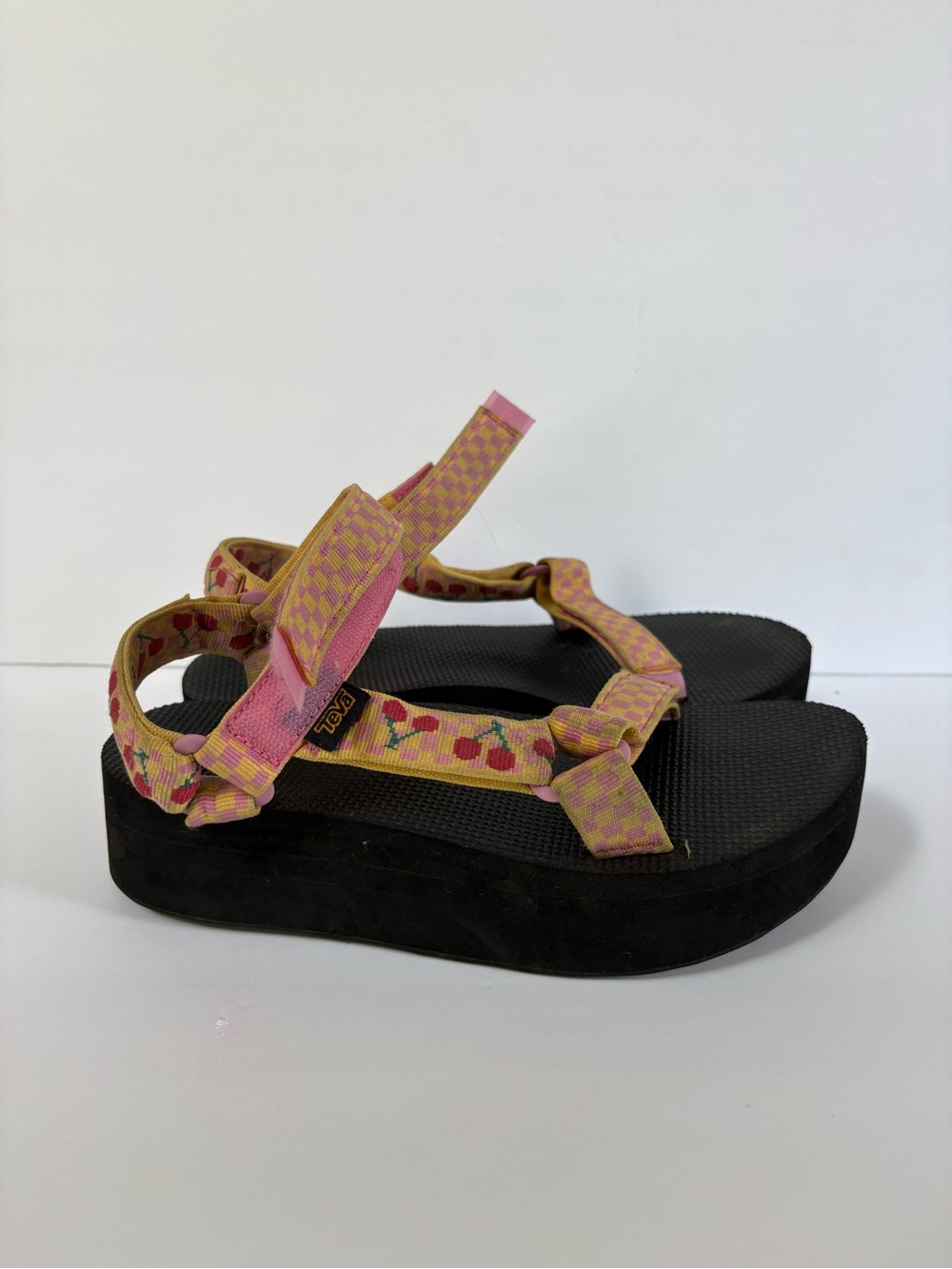 Teva Flatform Cherry Picnic Sandals Size 8